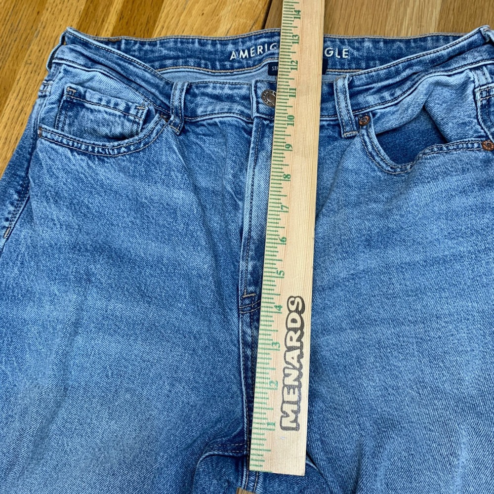 American Eagle Mom Jean Light Wash Distressed High Rise Strigid Denim 10 Long - Picture 3 of 8